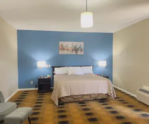 Photo 2 - Budgetel Inn & Suites