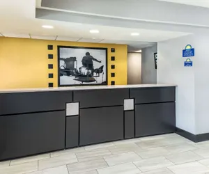 Photo 2 - Days Inn & Suites by Wyndham Union City