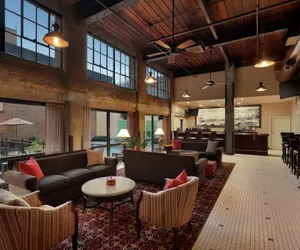 Photo 2 - Hampton Inn & Suites New Orleans Convention Center