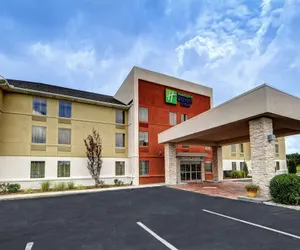 Photo 2 - Holiday Inn Express & Suites Crossville, an IHG Hotel