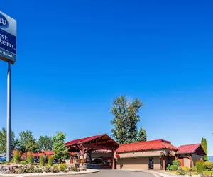 Photo 2 - Best Western Edgewater Resort