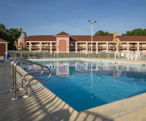 Photo 2 - Red Roof Inn Virginia Beach - Norfolk Airport