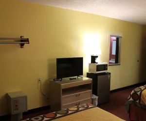 Photo 3 - Super 8 by Wyndham Kalamazoo