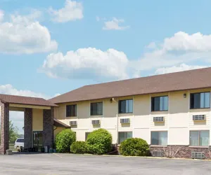Photo 2 - Super 8 by Wyndham Perry IA
