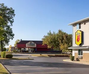 Photo 2 - Super 8 by Wyndham Latham/Albany Airport