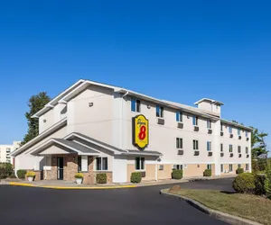 Photo 2 - Super 8 by Wyndham Latham/Albany Airport