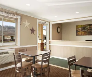 Photo 3 - Super 8 by Wyndham Mifflinville Near Bloomsburg