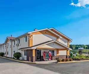 Photo 2 - Super 8 by Wyndham Franklin