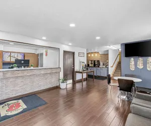 Photo 3 - Super 8 by Wyndham Franklin