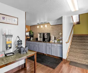 Photo 5 - Super 8 by Wyndham Franklin