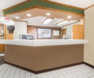 Photo 4 - Super 8 by Wyndham Lexington