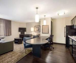 Photo 4 - Sonesta Simply Suites Las Vegas Convention Center