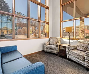 Photo 5 - Quality Inn And Suites Dollywood