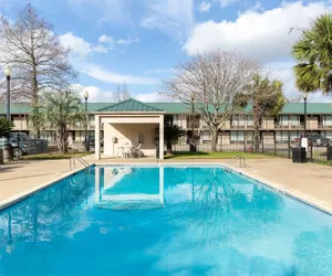 Photo 2 - OYO Hotel Port Allen LA I-10 West