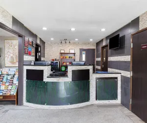 Photo 4 - SureStay Plus Hotel by Best Western Kearney Liberty North