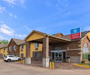 Photo 2 - SureStay Plus Hotel by Best Western Kearney Liberty North