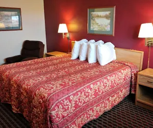 Photo 3 - Red Carpet Inn