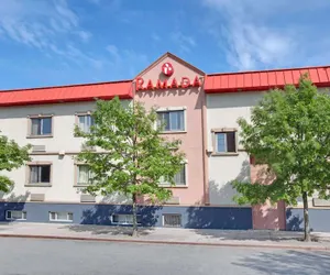 Photo 2 - Ramada by Wyndham Bronx