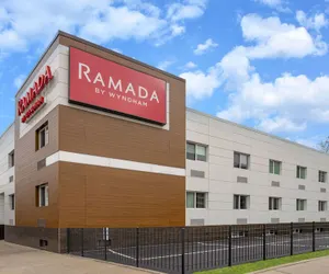 Photo 2 - Ramada by Wyndham Bronx