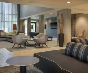 Photo 2 - Courtyard by Marriott Springfield Airport