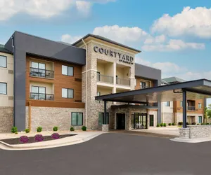 Photo 2 - Courtyard by Marriott Springfield Airport