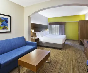 Photo 4 - Holiday Inn Express & Suites Milford, an IHG Hotel