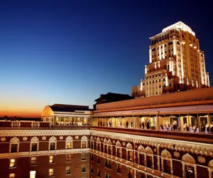 Photo 2 - The Royal Sonesta Chase Park Plaza St. Louis