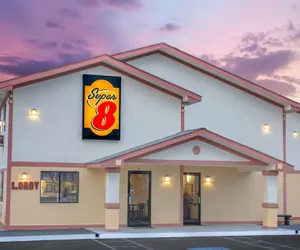 Photo 2 - Super 8 by Wyndham Douglas