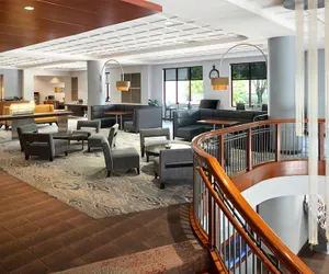 Photo 2 - DoubleTree by Hilton Boston - Downtown