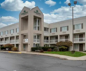 Photo 2 - HomeTown Inn by Red Roof East Syracuse