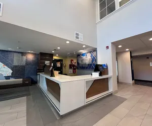 Photo 4 - Holiday Inn Express Hotel & Suites Berkeley by IHG