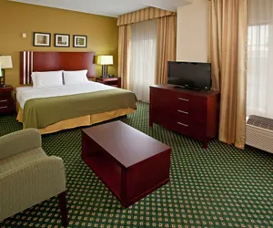 Photo 4 - HOLIDAY INN EXPRESS & SUITES INDIANAPOLIS - EAST by IHG