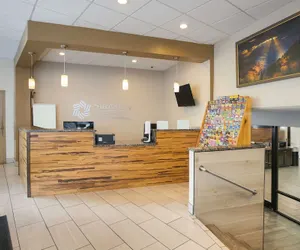 Photo 3 - SureStay Plus Hotel by Best Western Gatlinburg