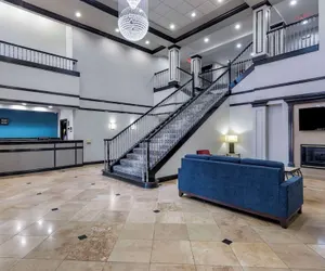 Photo 3 - Quality Inn & Suites I-35 E / Walnut Hill