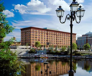 Photo 2 - Courtyard by Marriott Providence Downtown