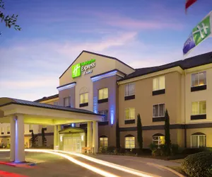 Photo 2 - Holiday Inn Express & Suites DFW - Grapevine, an IHG Hotel