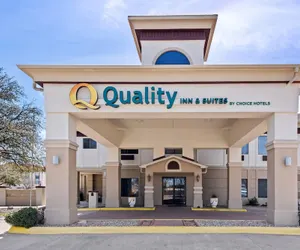 Photo 2 - Quality Inn & Suites - Granbury