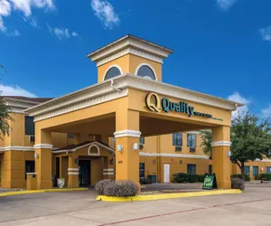 Photo 2 - Quality Inn & Suites - Granbury