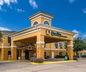 Photo 2 - Quality Inn & Suites - Granbury