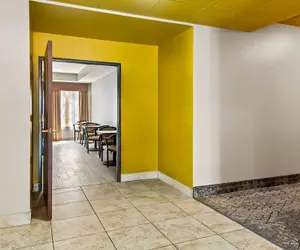 Photo 5 - Quality Inn & Suites - Granbury