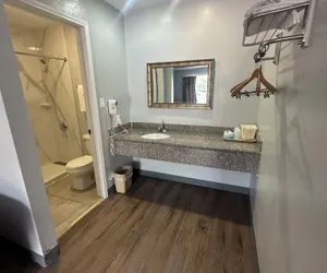 Photo 3 - Key West Inn - Clanton