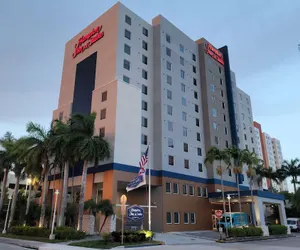 Photo 2 - Hampton Inn & Suites Miami-Airport South-Blue Lagoon