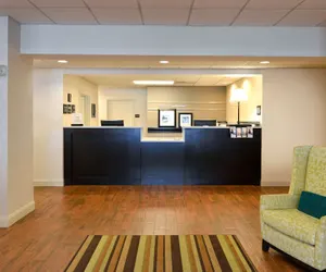 Photo 4 - Hampton Inn Carbondale