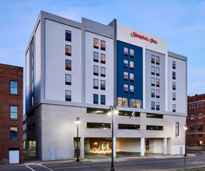 Photo 2 - Hampton Inn Massillon