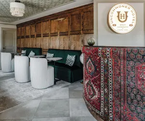 Photo 3 - Uncommoner Hotel by Reverie Boutique Collection