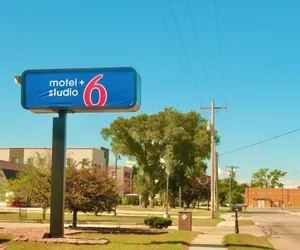 Photo 2 - Motel 6 Elkhart, IN