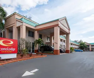 Photo 2 - Econo Lodge Inn & Suites