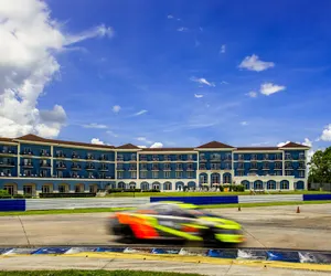 Photo 2 - SEVEN Sebring Raceway Hotel