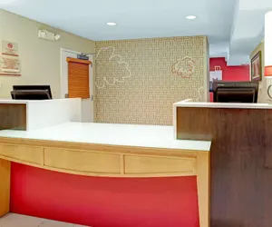 Photo 2 - MainStay Suites Northbrook Wheeling