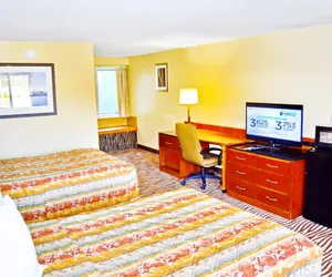 Photo 5 - Flagship Inn And Suites